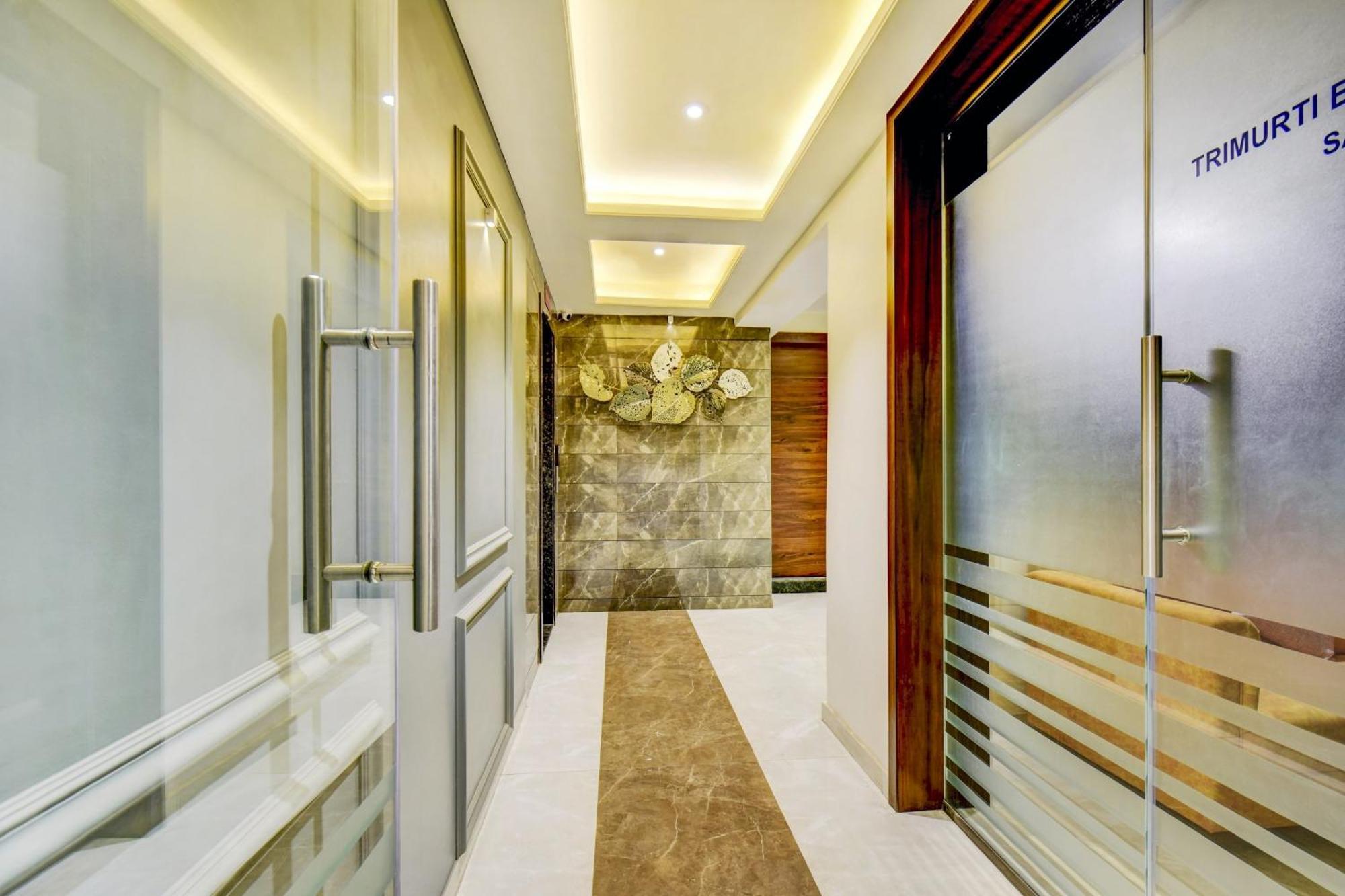 Townhouse Oak Hotel Chaitanya Executive Near Fun Time Multiplex Pune Extérieur photo