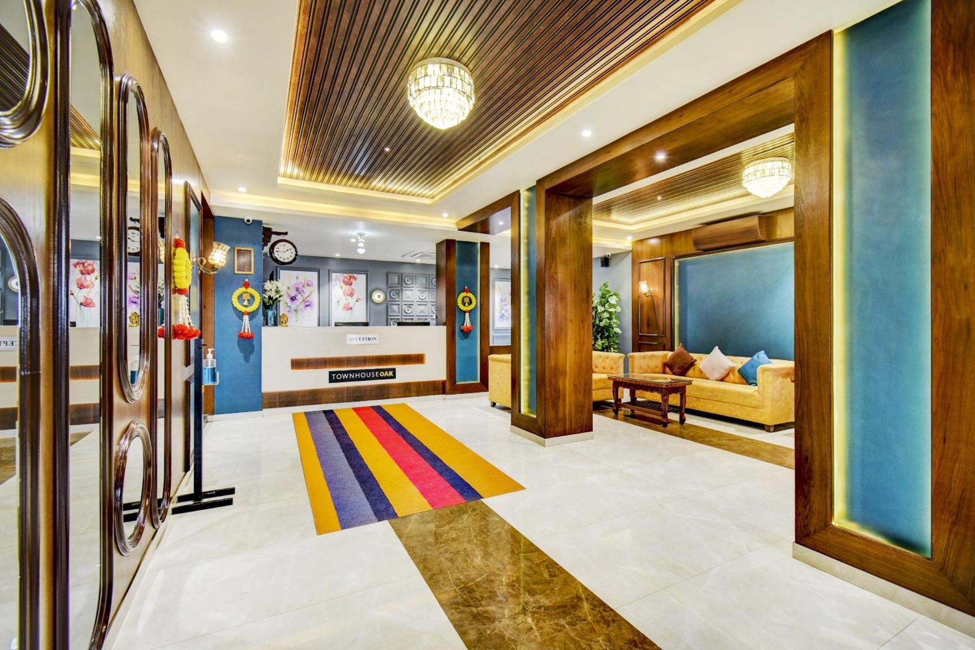 Townhouse Oak Hotel Chaitanya Executive Near Fun Time Multiplex Pune Extérieur photo