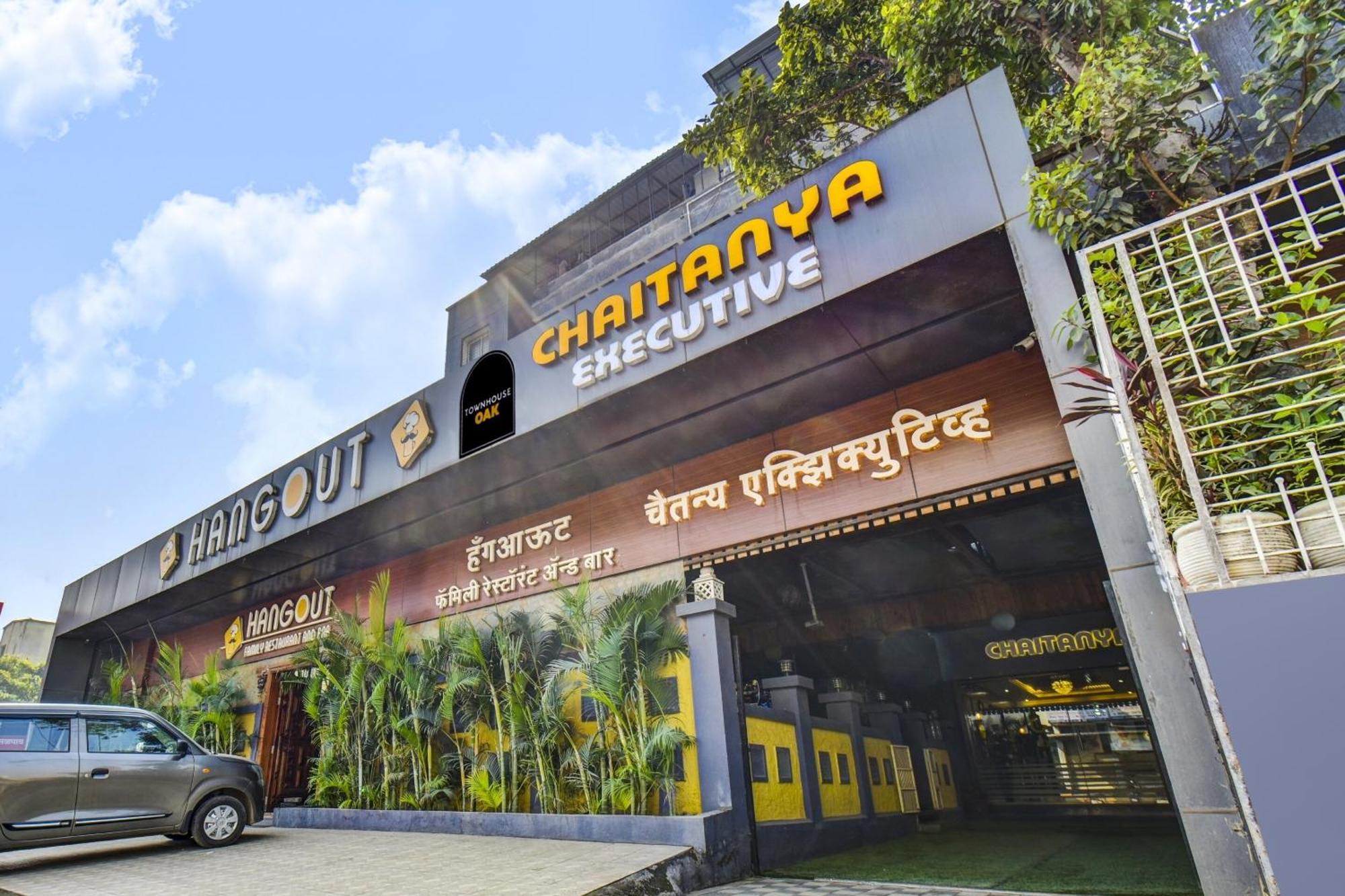 Townhouse Oak Hotel Chaitanya Executive Near Fun Time Multiplex Pune Extérieur photo
