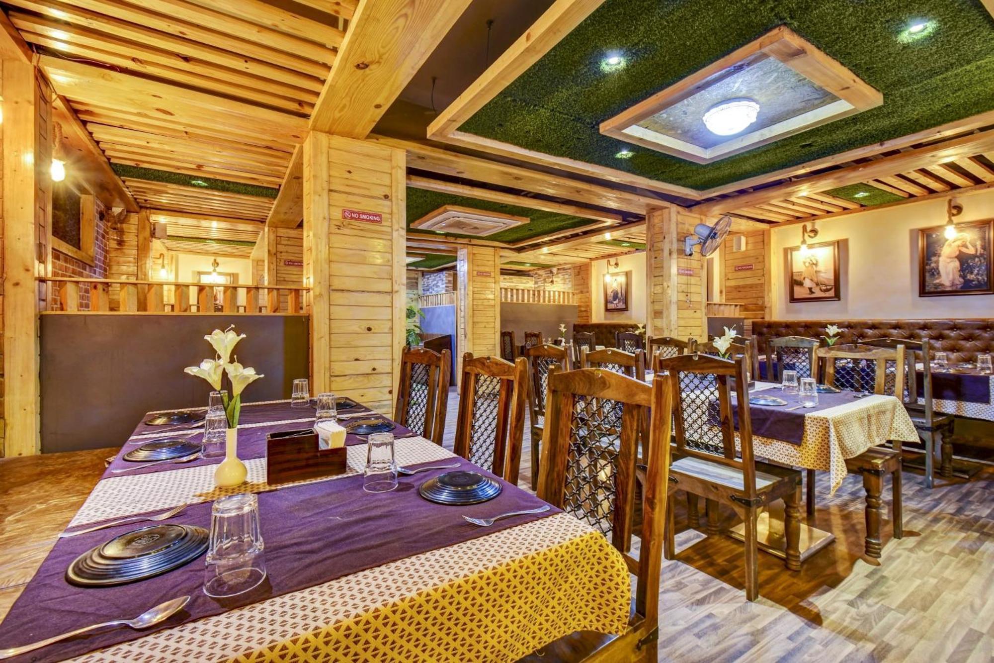 Townhouse Oak Hotel Chaitanya Executive Near Fun Time Multiplex Pune Extérieur photo
